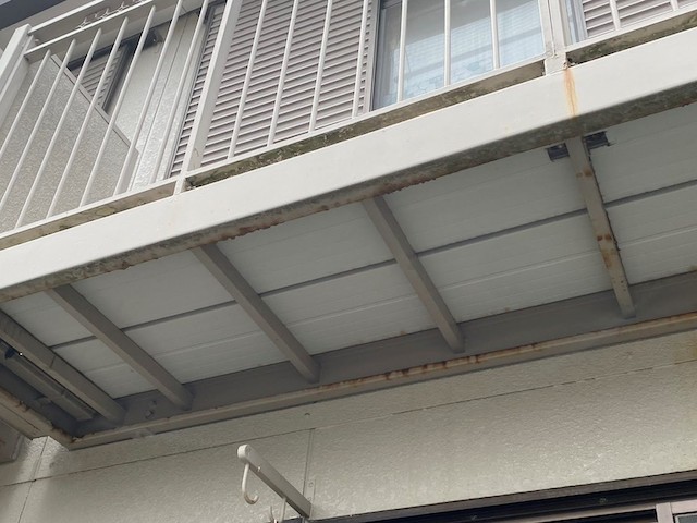 水戸市のセキスイハイムアパートで階段やベランダの鉄骨部を塗装