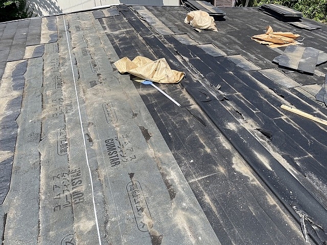 コロニアル屋根の撤去作業が完了