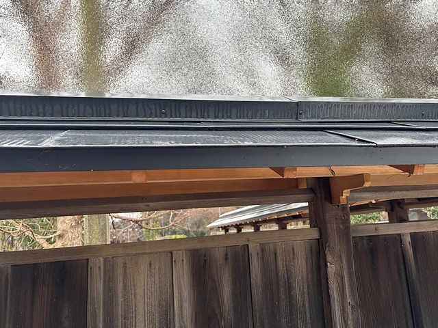 施工後に見つかった屋根の異変は早めの相談が必要