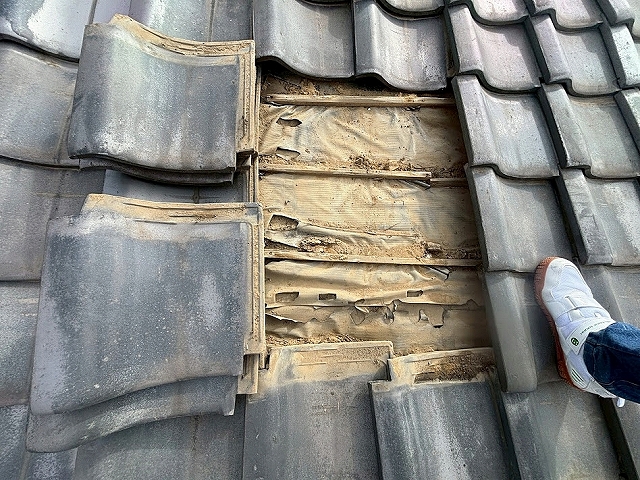 茨城町のいぶし瓦屋根で使用されていた防水紙はハイトントン