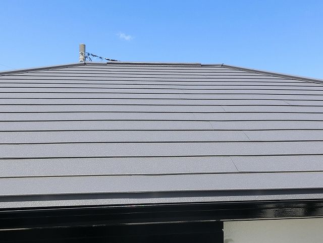 SGL鋼板で葺き替えが完了した常陸太田市の屋根