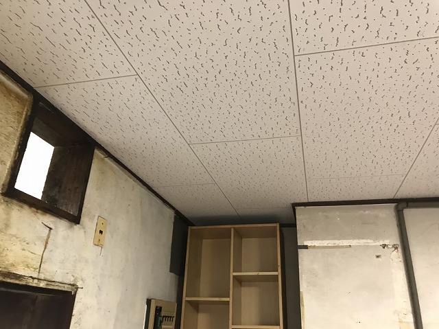 新しく施工した石膏ボードの天井