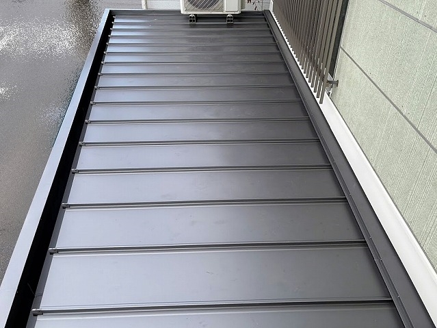 水戸市で雨漏り中の貸しテナントの小屋根葺き替えが完了