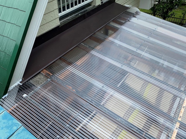 特注寸法の波板で施工したサンルーム屋根