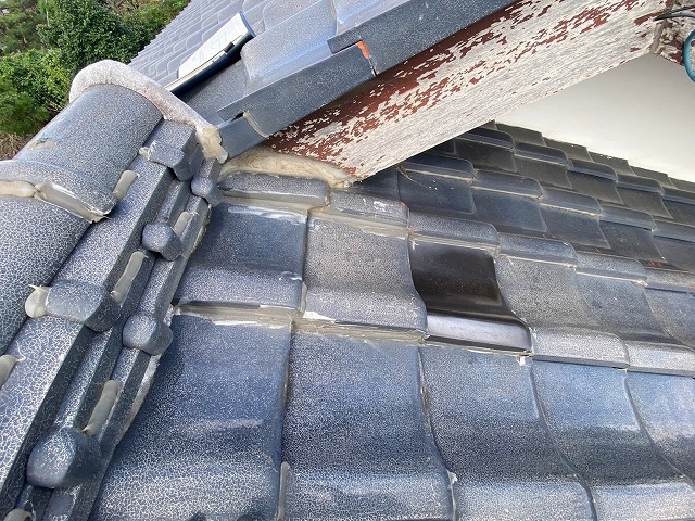 棟違い屋根は修理をしながら雨漏り箇所を特定
