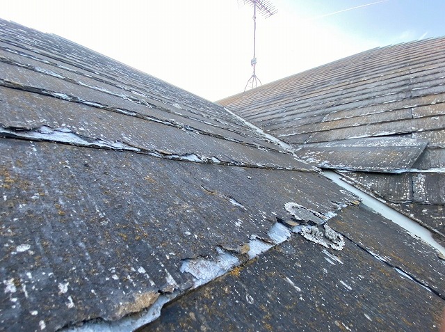 屋根工事前の行方市の化粧スレート屋根